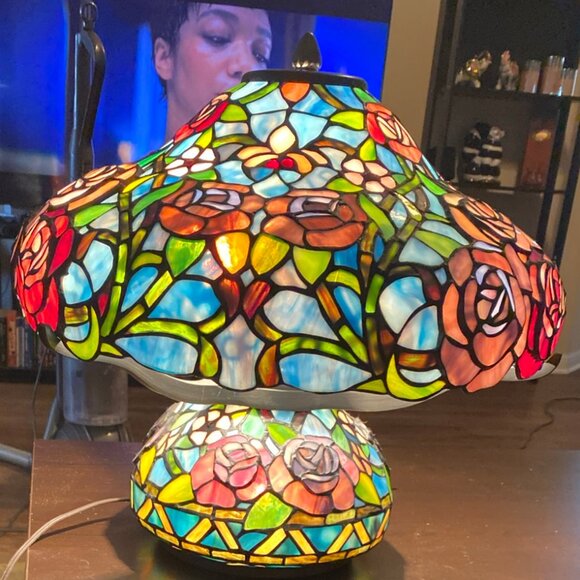 Tiffany Style - Vivid Rose Stained Glass Table Lamp New Old Stock Rare Large - Picture 1 of 16